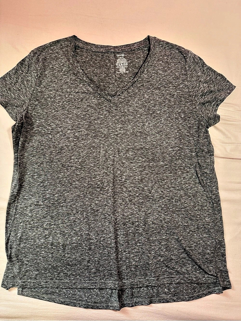 George Short Sleeve V-Neck Tee in Gray Size XL Like New